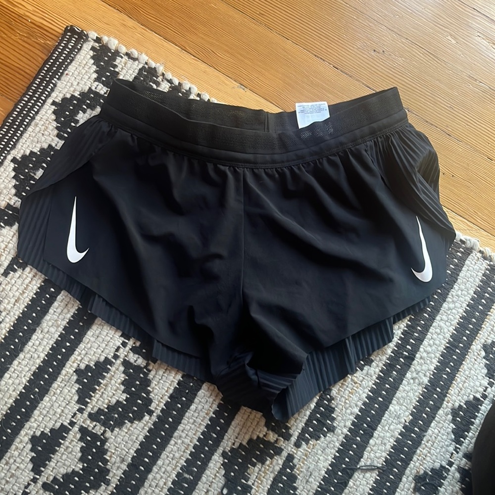 NIKE AEROSWIFT SHORTS sz M New!!